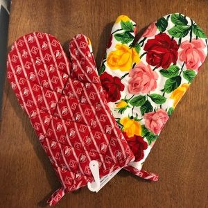 Floral oven mitts